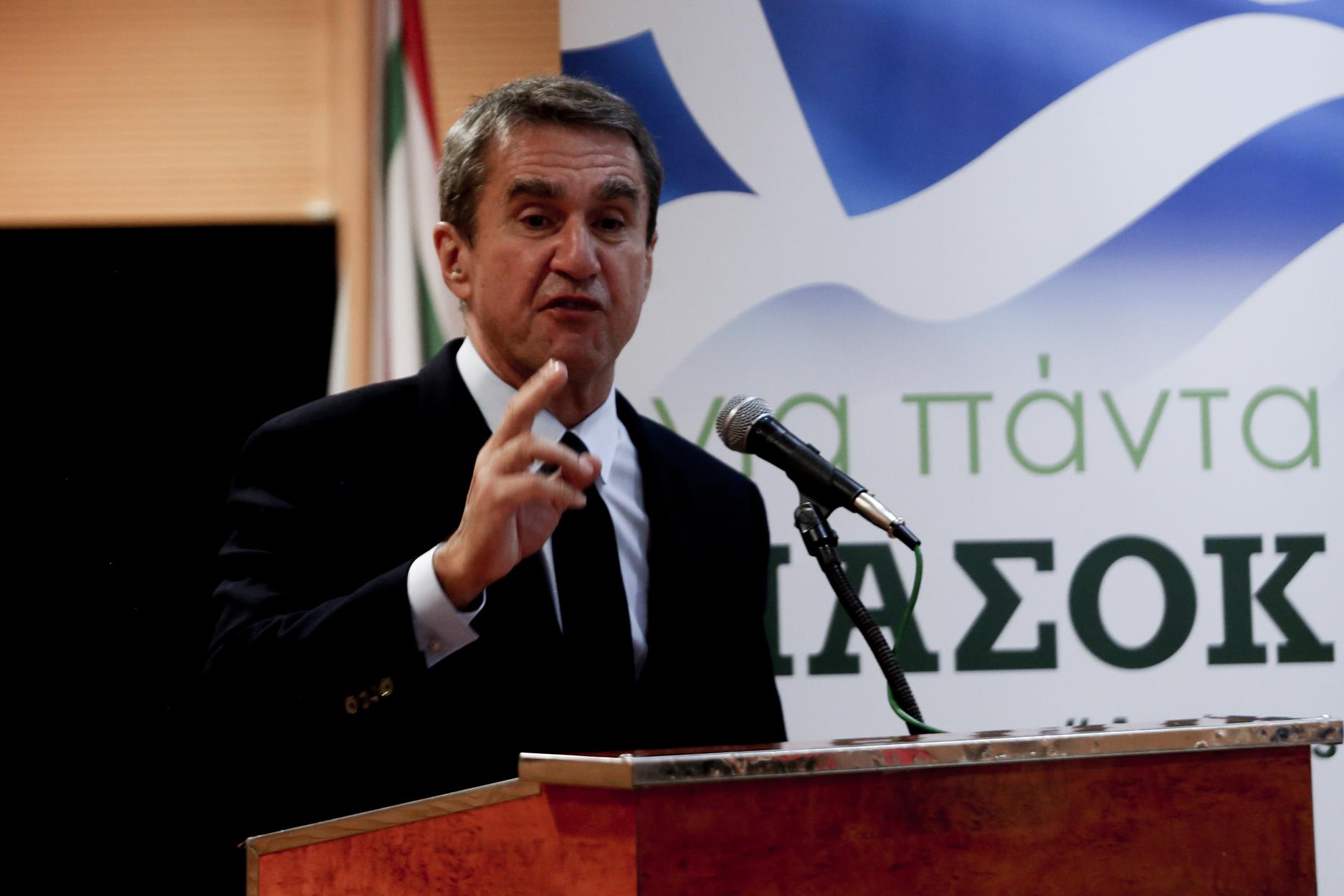 Εκλογές ΚΙΝΑΛ: Αισιόδοξοι στο επιτελείο Λοβέρδου – «Θα είμαστε σίγουρα στο δεύτερο γύρο»
