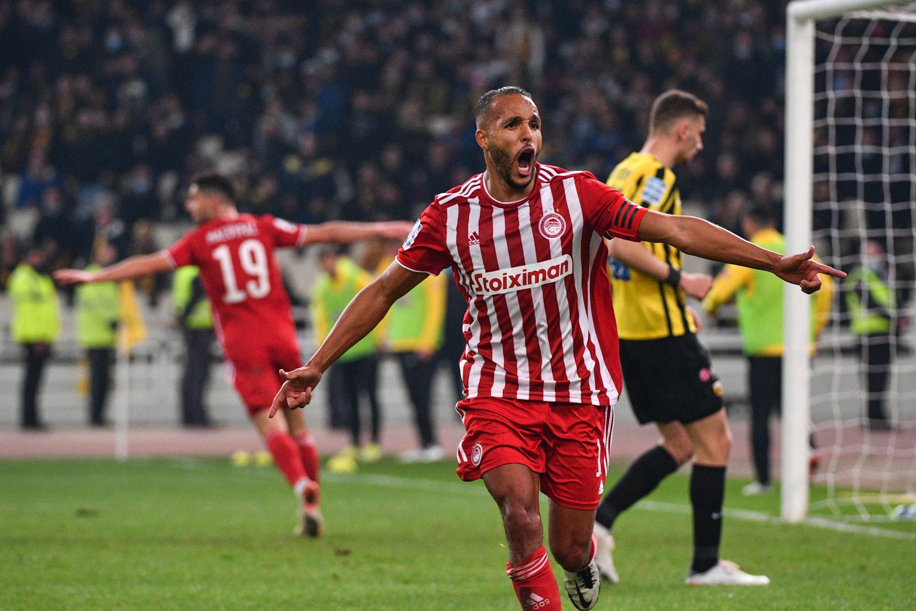 ΑΕΚ – Ολυμπιακός 2-3: Νίκη και +6 για τους «ερυθρόλευκους»