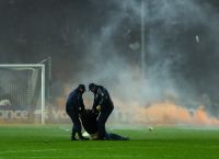 Super League 1: Διακοπή στο παιχνίδι λόγω εισβολής των οπαδών του ΠΑΟΚ Super League 1: Διακοπή στο παιχνίδι λόγω εισβολής των οπαδών του ΠΑΟΚ