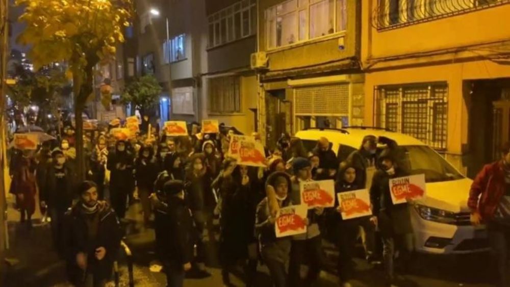 Τουρκική λίρα: Στη δίνη της οικονομικής ύφεσης η Τουρκία – Νέο ιστορικό χαμηλό