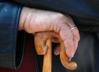 Βόλος: 80χρονη καταδικάστηκε γιατί ξυλοκόπησε τον 90χρονο σύζυγό της Βόλος: 80χρονη καταδικάστηκε γιατί ξυλοκόπησε τον 90χρονο σύζυγό της