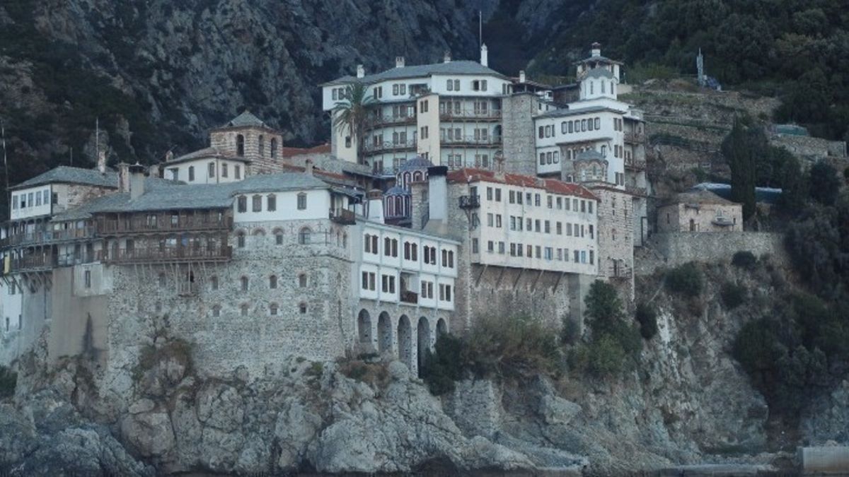 Άγιο Όρος: Παρέμβαση εισαγγελέα για fake news από αντιεμβολιαστές μοναχούς