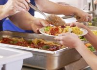 Βουλή: Κατατέθηκε ρύθμιση για την άμεση διανομή σχολικών γευμάτων