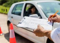 Δίπλωμα οδήγησης: Δίπλα στους νέους η κυβέρνηση – Επίσημα δίπλωμα οδήγησης στα 17