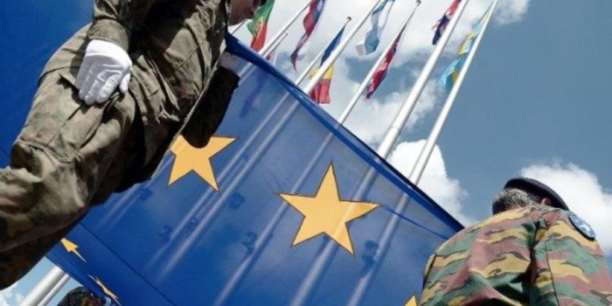 Euractiv: «Έρχεται νέα στρατηγική στον τομέα της ασφάλειας και της άμυνας στην ΕΕ»
