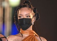 Rihanna: Ανακηρύχθηκε «Εθνική Ηρωίδα» στα Μπαρμπάντος Rihanna: Ανακηρύχθηκε «Εθνική Ηρωίδα» στα Μπαρμπάντος