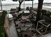 Πάτρα: Εικόνες καταστροφής – Η θάλασσα βγήκε στον δρόμο Πάτρα: Εικόνες καταστροφής – Η θάλασσα βγήκε στον δρόμο