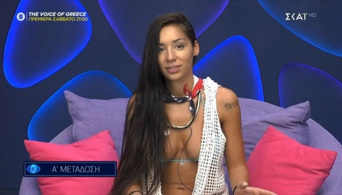 Η Ανχελίτα του Big Brother πεσμένη στα 4 με στρινγκ