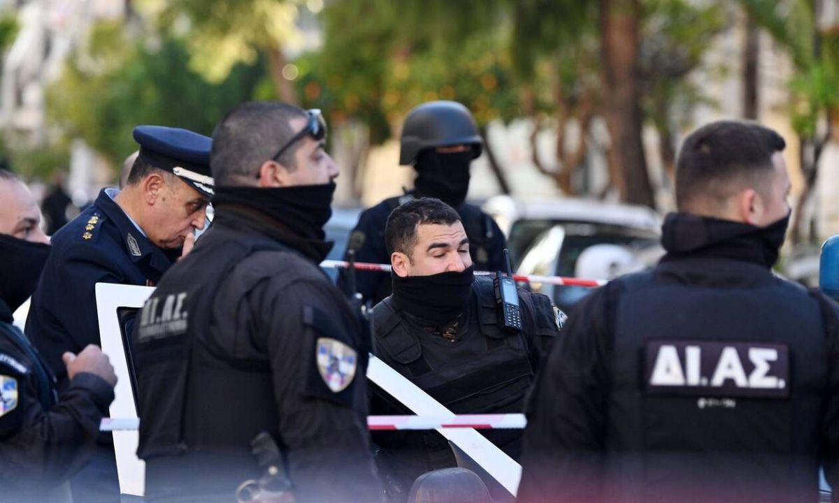 Πάτρα: Δέκα προσαγωγές και δυο τραυματίες μετά από αιματηρό επεισόδιο