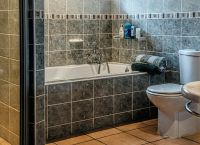 Γιατρός: Γιατί δεν πρέπει να καθόμαστε πάνω από 10 λεπτά στην λεκάνη