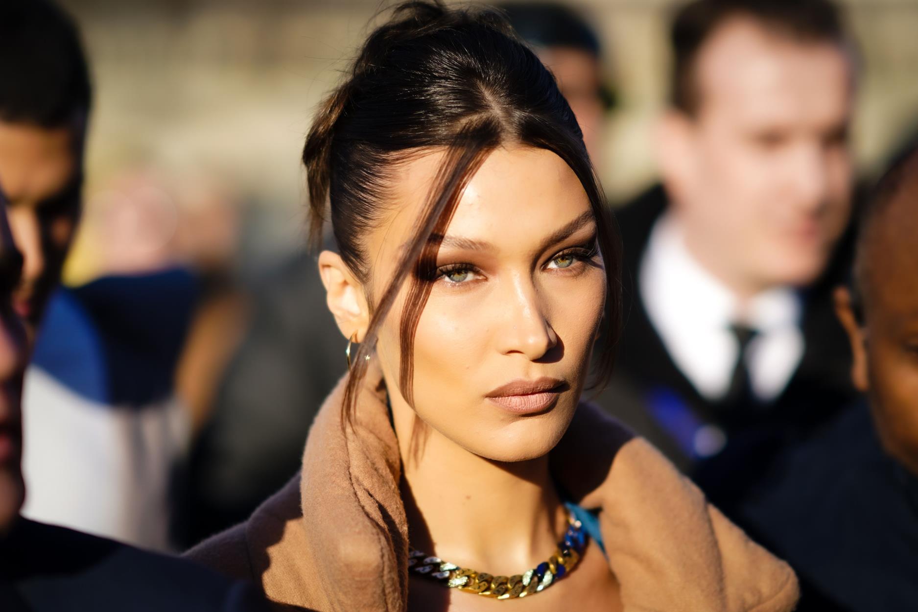 Bella Hadid: Δακρυσμένη μιλάει για τον γολγοθά που αντιμετωπίζει