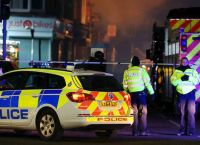 Βρετανία: Τέσσερις άνδρες άρπαξαν και πυρπόλησαν λεωφορείο στη Βόρεια Ιρλανδία