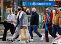Παραλλαγή Όμικρον: Η Ελβετία βάζει σε καραντίνα ταξιδιώτες από πέντε χώρες