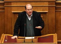 Φίλης για ανάρτηση Μόσιαλου: Μετά την επιστήμη, την Ιεραρχία ενοχλεί και το χιούμορ