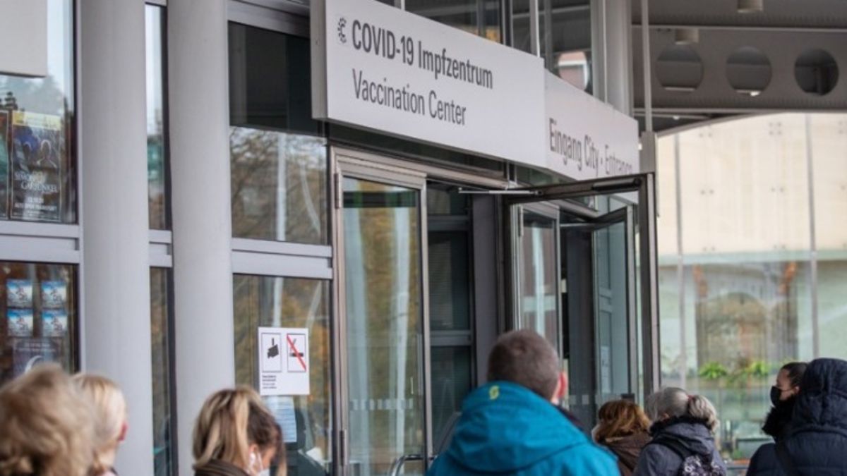Γερμανία: Κλιμακώνεται η συζήτηση για τον υποχρεωτικό εμβολιασμό