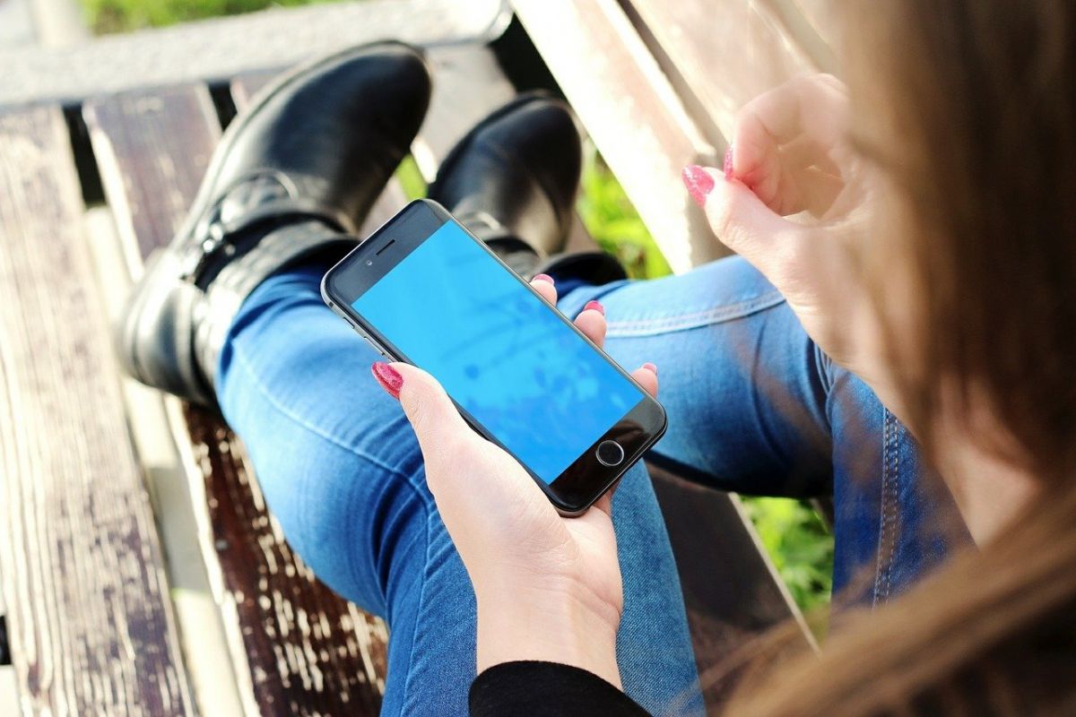 Κορωνοϊός: Πως να καθαρίζετε το iPhone σας