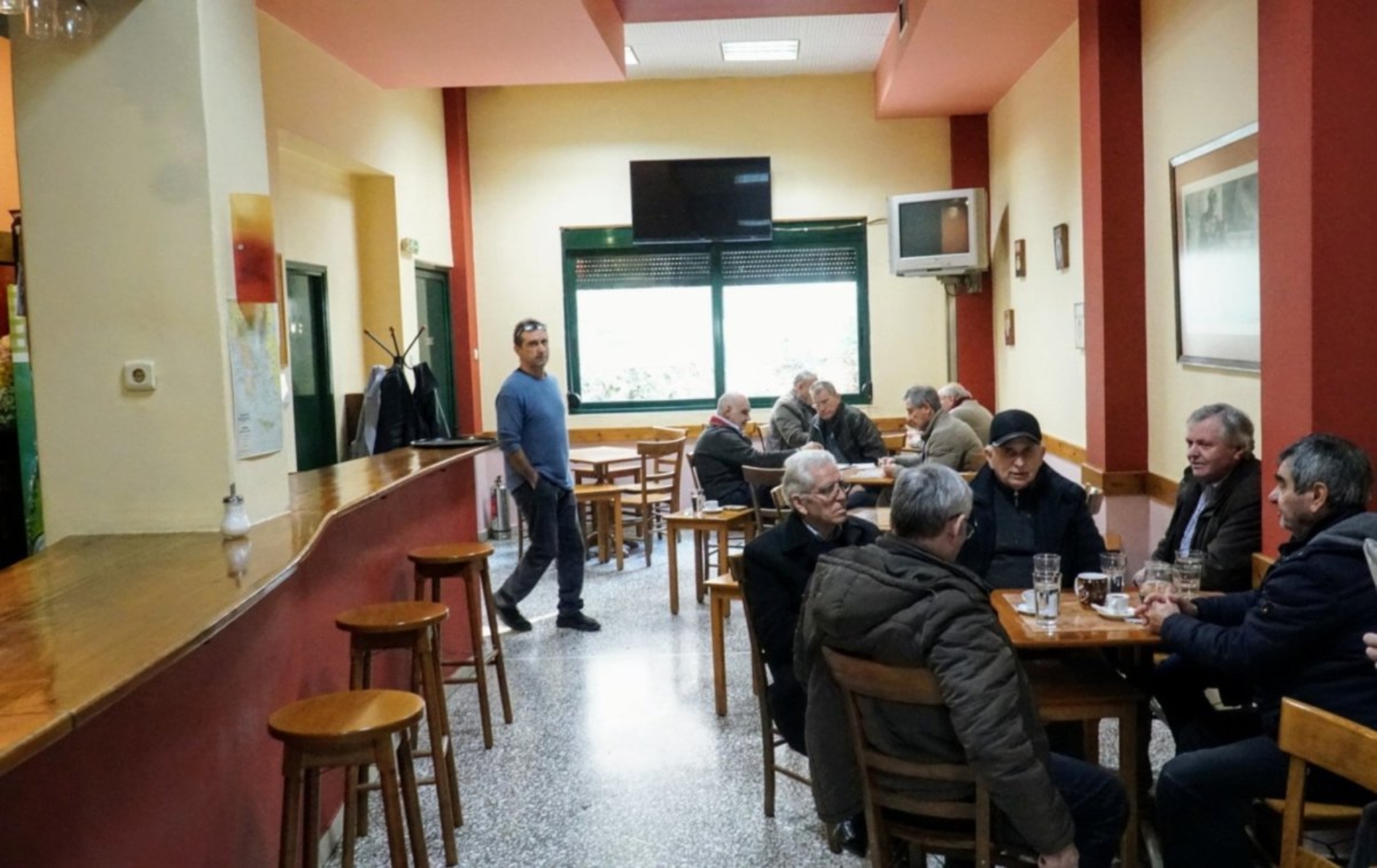 Λάρισα: Έρχεται το πρώτο καφενείο για καπνιστές