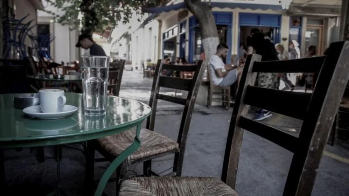 Τρίκαλα: Η ανορθόγραφη αλλά επική ταμπέλα για τους ανεμβολίαστους