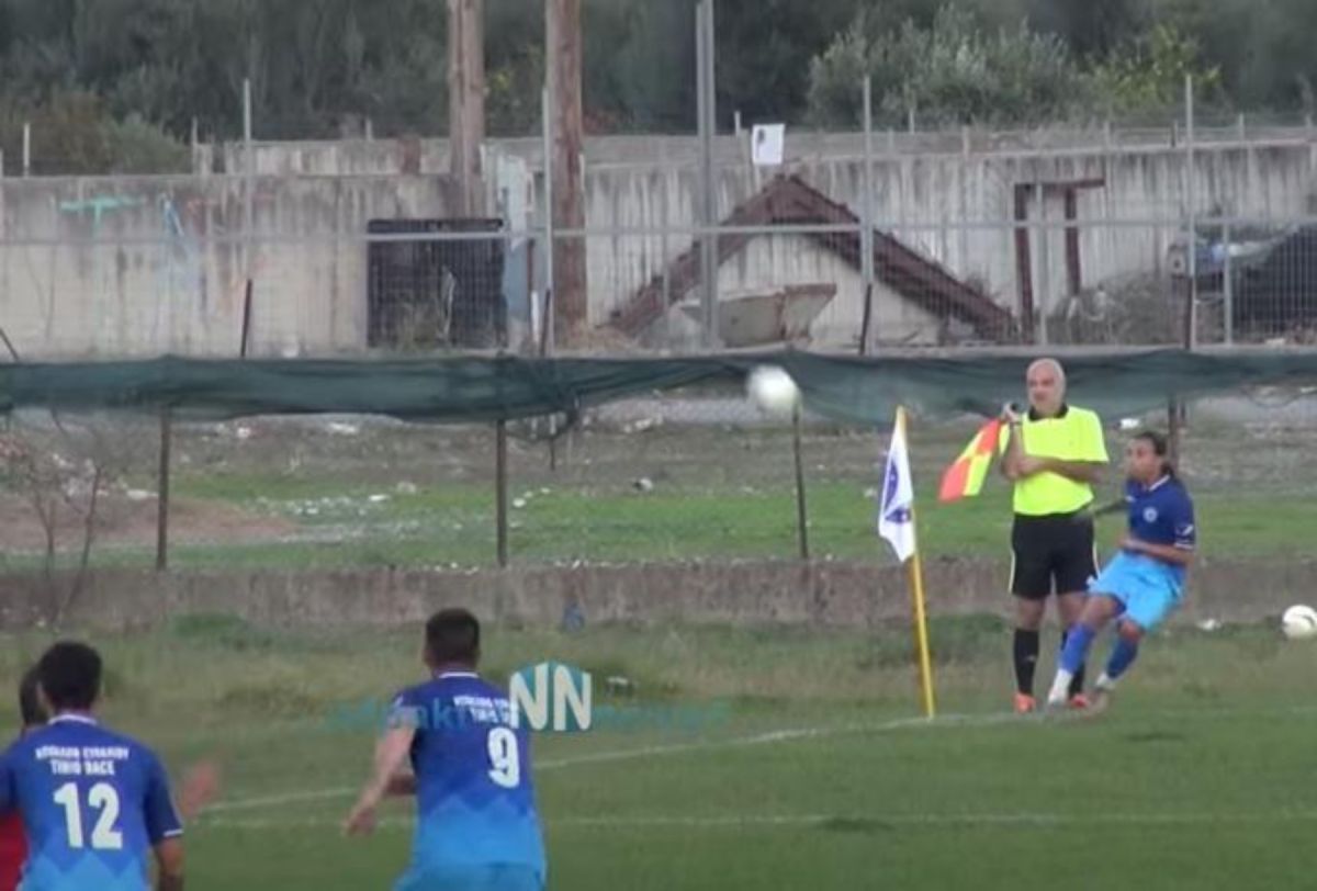 «Ντου» από σμήνος κουνουπιών σε ελληνικό γήπεδο