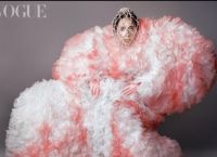 Lady Gaga: Κόβει την ανάσα η γυμνή φωτογράφιση για την Vogue