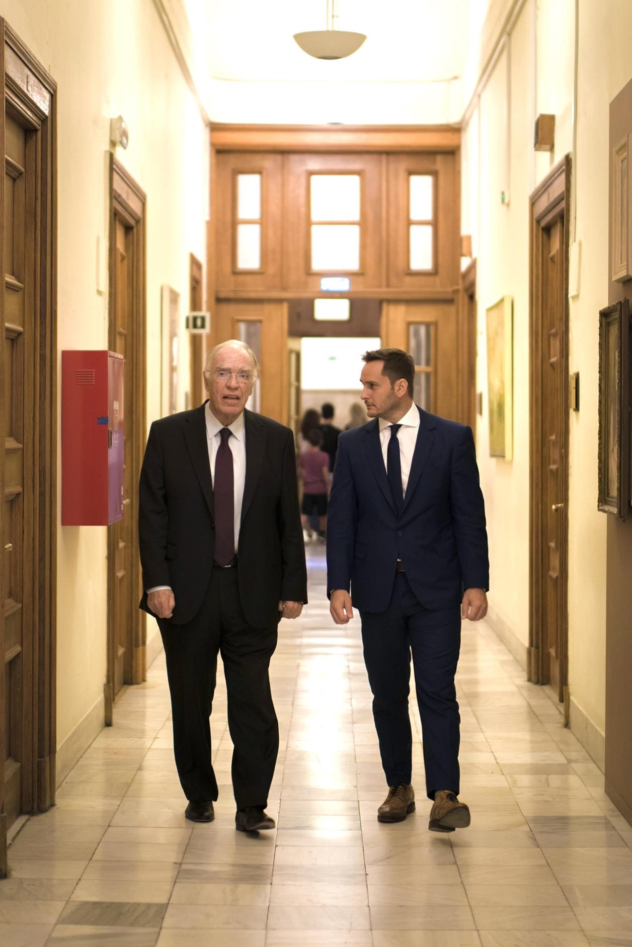 Λεβέντης: Συγκινεί ο γιος του με την ευχή για τα γενέθλια του πατέρα του