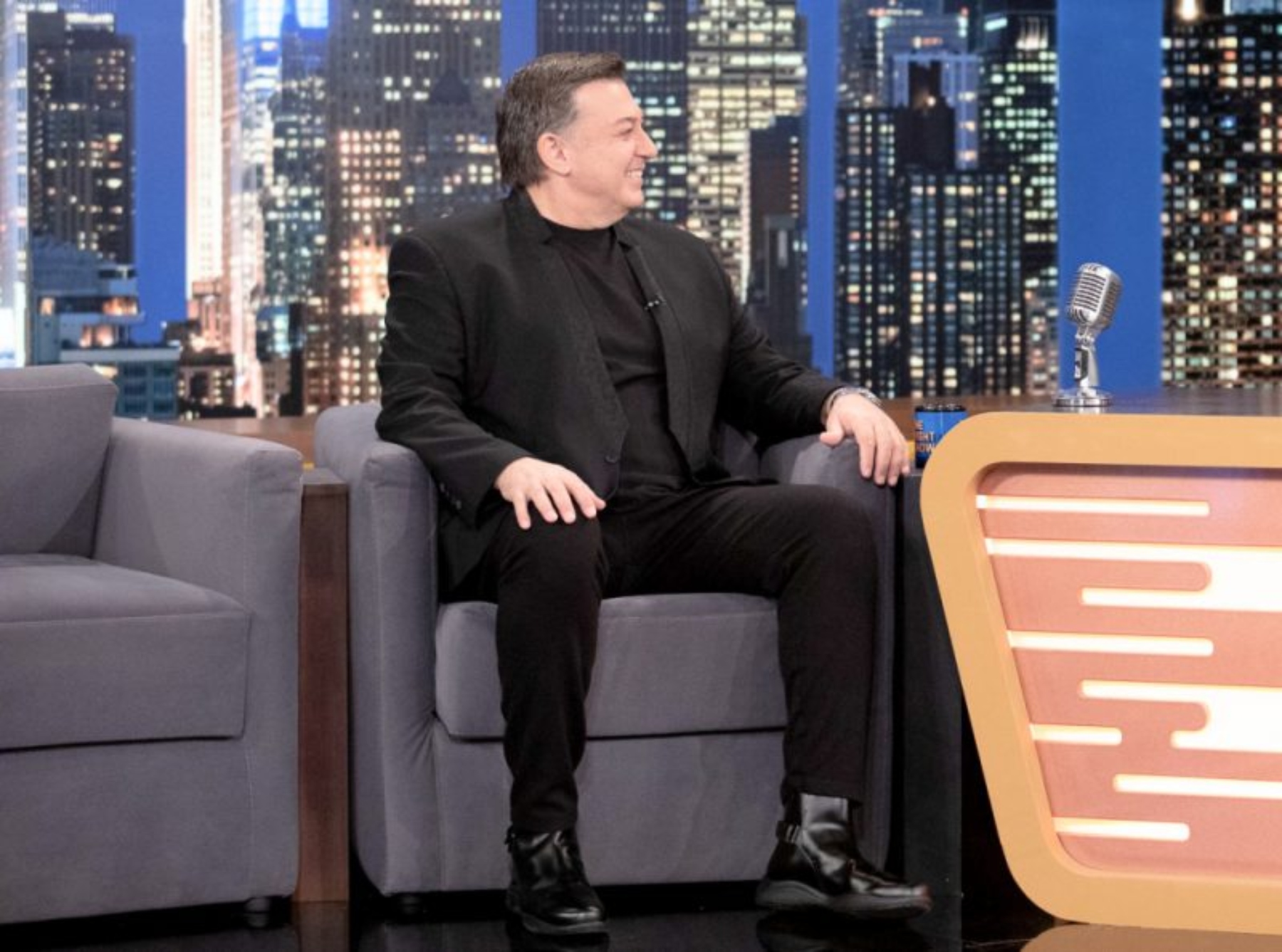 Νίκος Μακρόπουλος: Θαυμάστρια έγραψε βιβλίο για την κηδεία μου