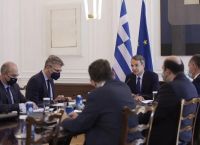 Μητσοτάκης στο υπουργικό: Η έξαρση κρουσμάτων είναι μεταξύ των ανεμβολίαστων