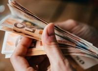 Μέτρα στήριξης: Πάνω από 1 δις “δίχτυ προστασίας” το Δεκέμβριο – Τριπλό «ανάχωμα» για την ακρίβεια