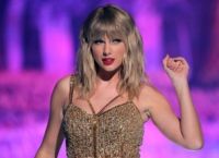 Τέιλορ Σουίφτ: Στην κορυφή του Billboard με το “All Too Well” Τέιλορ Σουίφτ: Στην κορυφή του Billboard με το “All Too Well”
