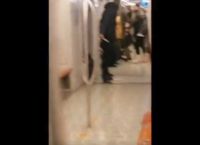Τουρκία: Άνδρας απειλεί με μαχαίρι γυναίκες στο μετρό της Κωνσταντινούπολης Τουρκία: Άνδρας απειλεί με μαχαίρι γυναίκες στο μετρό της Κωνσταντινούπολης
