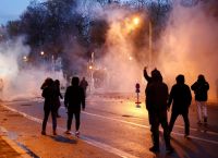 Βρυξέλλες: Άγρια επεισόδια σε διαδήλωση κατά των μέτρων