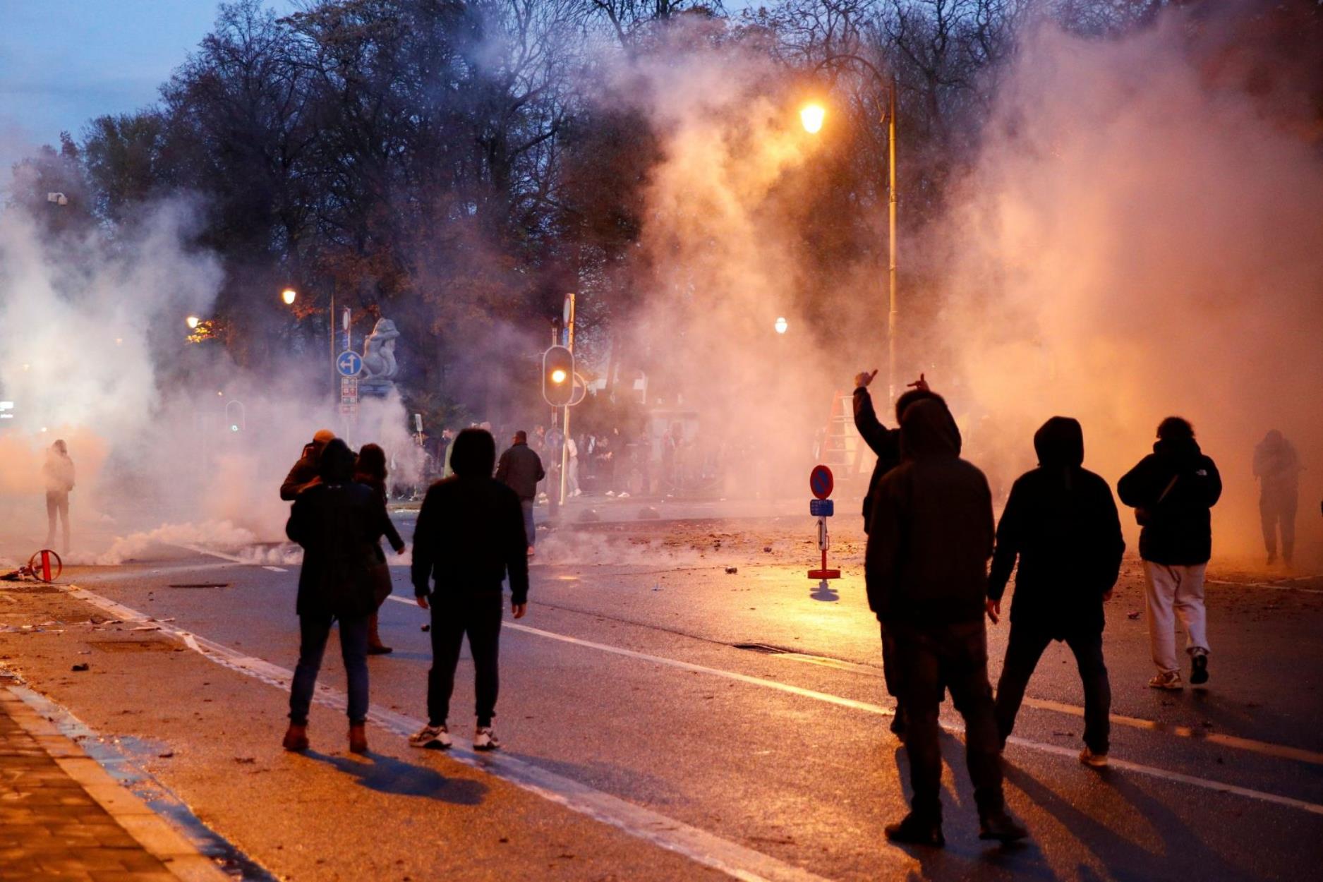 Βρυξέλλες: Άγρια επεισόδια σε διαδήλωση κατά των μέτρων