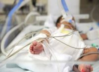 Θεσσαλονίκη: Διασωληνώθηκε βρέφος 4 μηνών που νοσεί με κορωνοϊό