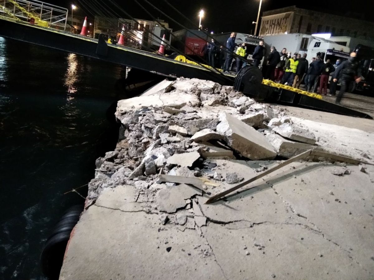Χίος: Πλοίο προσέκρουσε στο λιμάνι