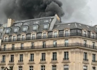 Παρίσι: Μεγάλη φωτιά σε κτίριο στο κέντρο
