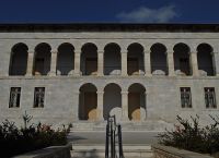 Στοιχειωμένα σπίτια: Ποια είναι τα κτίρια στην Αθήνα και η ιστορία που τα συνοδεύει