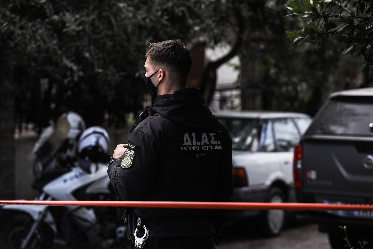 Νέο Ηράκλειο: Ιδιόχειρα σημειώματα αυτοκτονίας άφησαν τα 2 αδέρφια