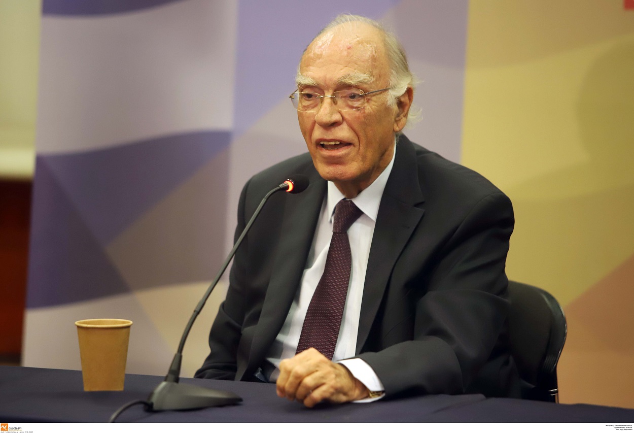 Β. Λεβέντης : Εκτός κινδύνου μετά τη μάχη με τον κορωνοϊό