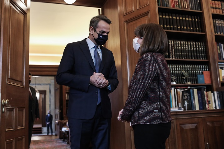 Μητσοτάκης σε Προεδρικό: Οι εκτιμήσεις είναι για νέα μέτρα μετά την Πρωτοχρονιά