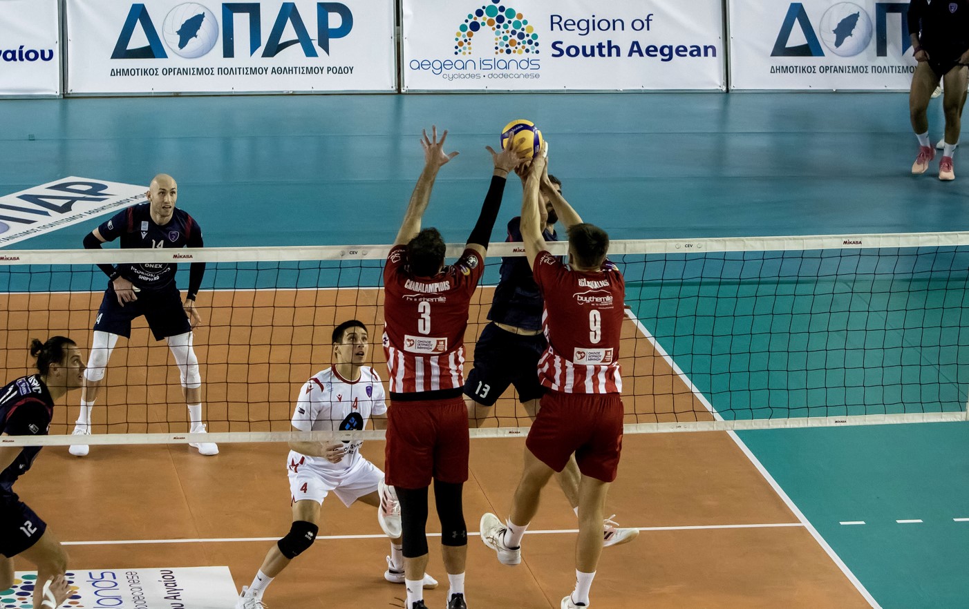 Ολυμπιακός: Παραιτήθηκε ο Καζάζης