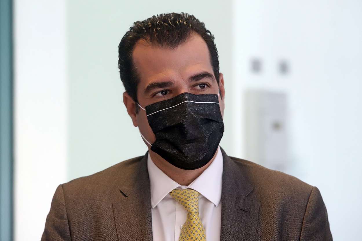 Θάνος Πλεύρης: Πρώτη απάντηση για επανεξέταση του 10% στα γήπεδα