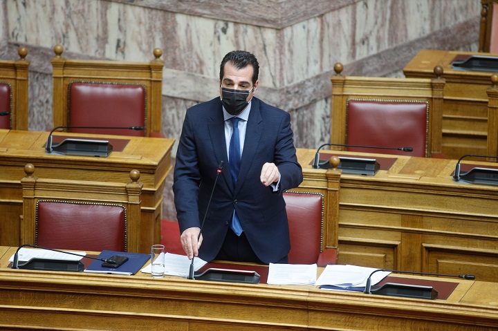 Πλεύρης: Τελεσίγραφο για απολύσεις στους ανεμβολίαστους υγειονομικούς