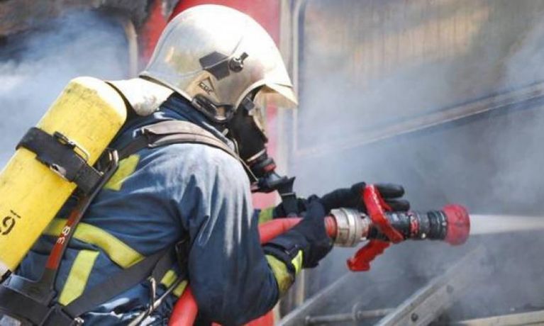 Φιλοθέη: Φωτιά σε διαμέρισμα – Επί τόπου πυροσβεστικές δυνάμεις και κλιμακοφόρο