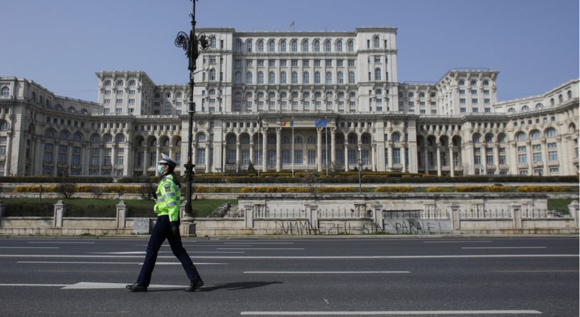 Βουκουρέστι: Εισβολή μεθυσμένου τουρίστα στη Βουλή, νόμιζε ότι ήταν το ξενοδοχείο του