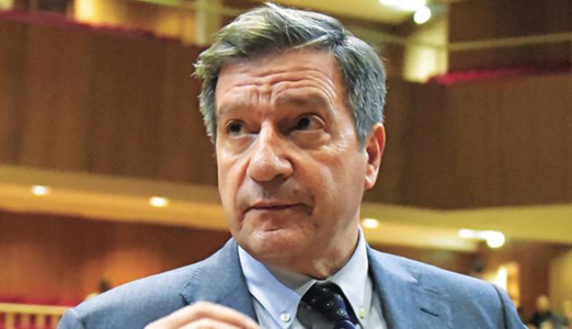 Καμίνης: Επιτήδειοι τον κάλεσαν ενώ συναντιόταν με θύματα τηλεφωνικής εξαπάτησης