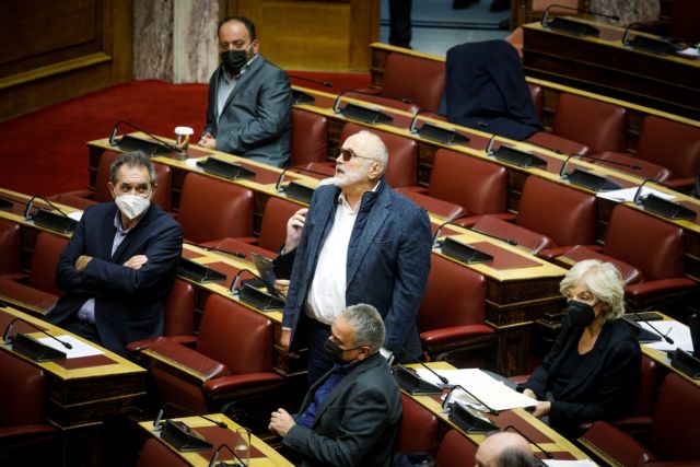 Κουρουμπλής: Παραιτούμαι από τη βουλευτική ασυλία και καταθέτω μηνυτήρια αναφορά