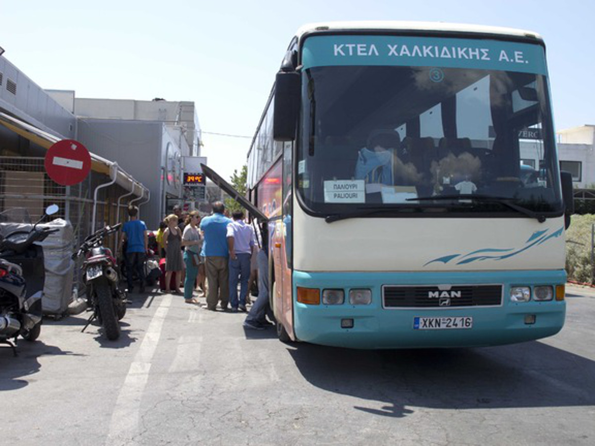 ΚΤΕΛ Χαλκιδικής: Μαθητές πέταξαν πέτρες σε λεωφορείο