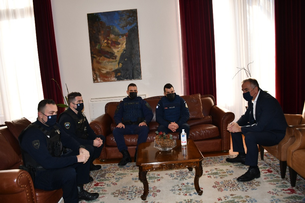 Θεσσαλονίκη: Συγχαρητήρια Καλαφάτη στους αστυνομικούς που απέτρεψαν γυναικοκτονία
