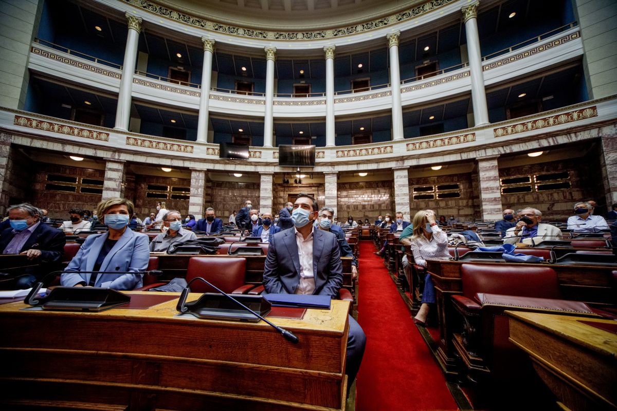 Κοινοβουλευτική Ομάδα ΣΥΡΙΖΑ: Όλοι υπέρ Ξανθού εκτός από τον Πολάκη!