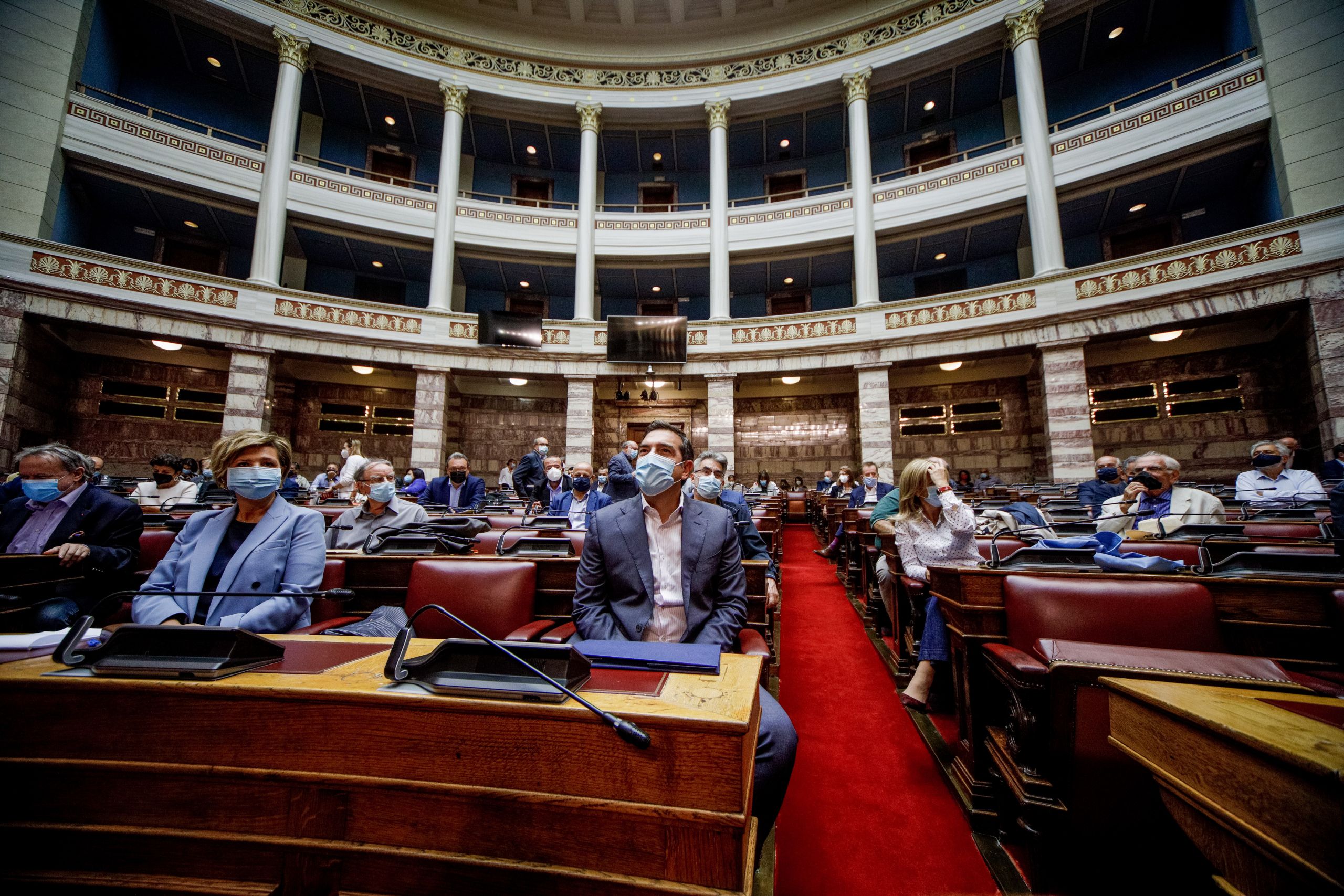 Κοινοβουλευτική Ομάδα ΣΥΡΙΖΑ: Όλοι υπέρ Ξανθού εκτός από τον Πολάκη!